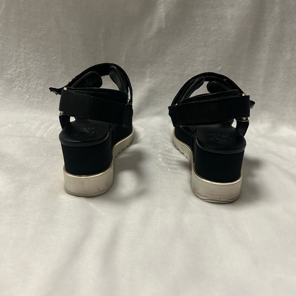 Women’s guess black & white strap platform sandals size 8 - Picture 3 of 7